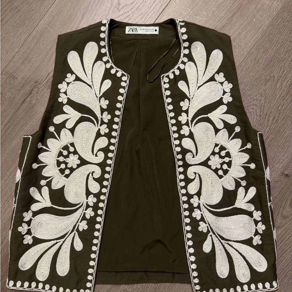Zara Khaki Vest with Cream Detailing